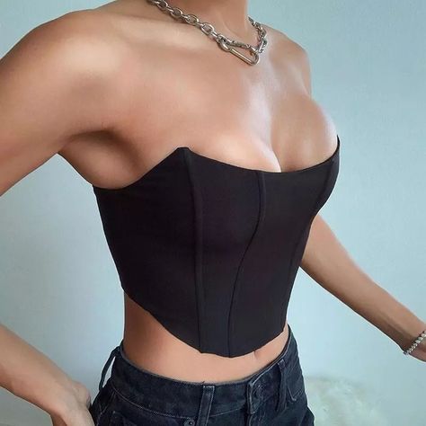 Super Cute And Flattering On Its Own, This Top Is An Absolute Head-Turner For The Summer! Can Also Be Layered On Top Of A Turtleneck Or Button Up See Measurements Below, Keep In Mind It Does Have Stretch !!! Black Outfit Party, Velvet Bustier, Velvet Corset, Black Corset Top, Top Bustier, Corset Outfit, Corset Crop Top, Cropped Tops, Black Corset
