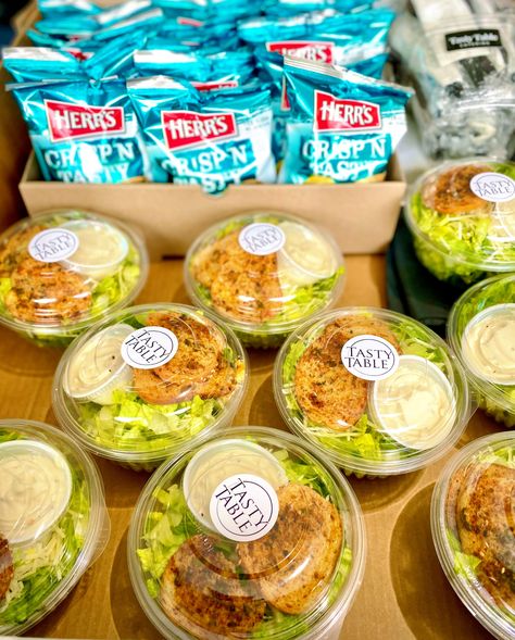 ~ Did You Know We Offer Bagged Lunches? ~ Make Your Next Catered Meeting Even Easier With Our Grab-And-Go Option! **Check Out All Of Our Corporate Lunch Options Here** https://tastytablecatering.com/wp-content/uploads/2024/01/Tasty-Table-Corporate-Menu-2024-01.pdf #catering #caterers #events #food #eventcaterer #eventfood #cater #funfood #delivery #fooddelivery #weddingprof #corporateevents #breakfast #lunch #dinner #dessert #baggedlunch #individuallunches #buffetlunch Corporate Lunch Box Ideas, Office Lunch Ideas Party, Lunch Catering Ideas, Team Meals, Meeting Catering, Boxed Lunch Catering, Team Meal, Prepping Ideas, Lunch Options