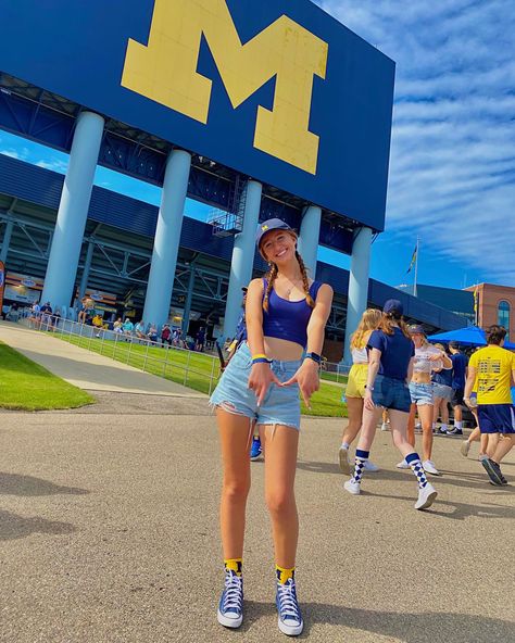 The University Of Michigan, Michigan Wolverines Game Day Outfit, Michigan College Aesthetic, University Of Michigan Outfit, U Of M University Of Michigan, University Of Michigan Game Day Outfit, Michigan University Aesthetic, Umich Game Day Outfit, Michigan Volleyball