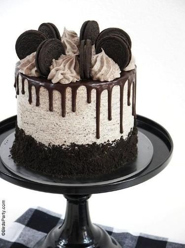 Easy Birthday Cake Ideas Chocolate, Bake Off Cakes Ideas, Cake Idea Birthday, Simple Oreo Cake Design, Cake With Oreos On Top, Cake Decor Ideas Birthday, Easy Creative Cake Ideas, Cake Decorating Chocolate Ideas, Oreo Cookie Cake Decorating Ideas