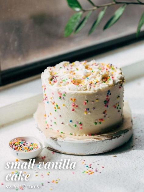 Small Vanilla Cake Recipe, Small Vanilla Cake, Best Chocolate Chip Muffins, 6 Inch Cake, Butternut Bakery, Fresh Strawberry Cake, Two Layer Cakes, Moist Vanilla Cake, Baking Journal