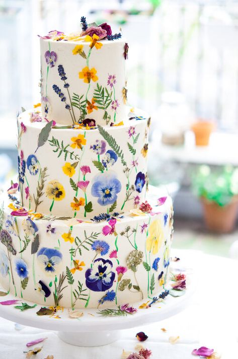 Alternative Wedding Cakes, Edible Flowers Cake, Vegan Wedding Cake, Wedding Cake Alternatives, Torte Cupcake, Floral Wedding Cake, Floral Wedding Cakes, Wedding Cakes With Flowers, Deilig Mat