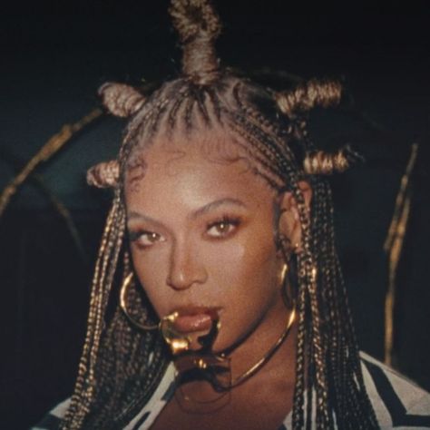 Beyonce Makeup, Beyonce Braids, Black Is King, Beyonce Hair, Beyonce Queen, Queen Bey, Girls Braids, Creative Hairstyles, Black Braids