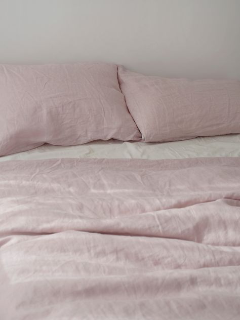 Girly Bedding Ideas, Dusty Pink Sheets, White Bedding Pink Sheets, Dusty Pink Duvet Cover, Light Pink Bedspread, Light Pink Bed Sheets, Pink Bedsheet Aesthetic, Pink Linen Bedding, Bedding Ideas Pink