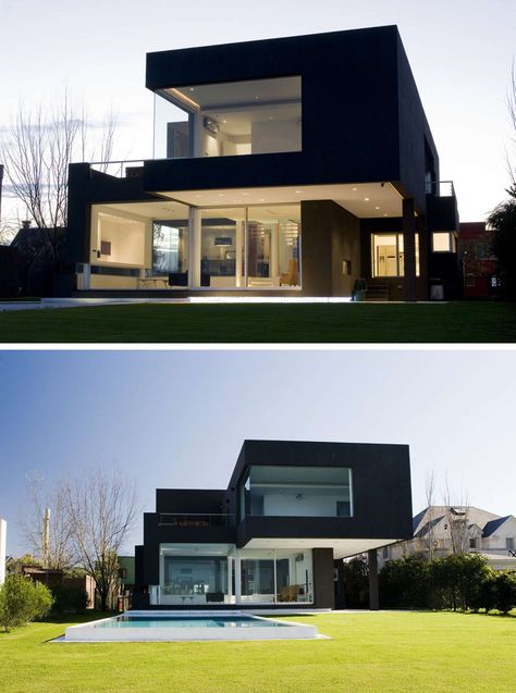 House Exterior Colors – 14 Modern Black Houses From Around The World | Despite the all black exterior this house is kept bright with large windows all over the exterior. Modern Black House Exterior, Modern Black Houses, Modern Black House, Modern House Colors, Fasad Design, Black Houses, Eksterior Modern, Luxury Exterior, House Exterior Colors