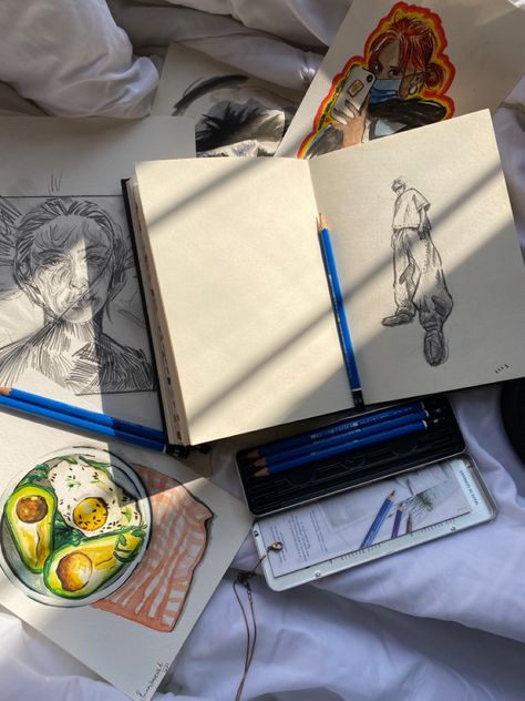 Sketching Aesthetic Drawings, Sketch Book Picture, Artist Aesthetic Sketch, Painting And Drawing Aesthetic, Sketching Aesthetic Photography, Clean Art Aesthetic, Hobby Drawing Aesthetic, Life Drawing Aesthetic, Drawing Class Aesthetic