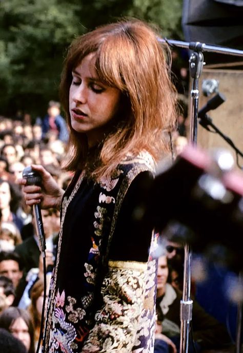 25 Greatest Classic Rock and Roll Women - Spinditty Tumblr, Female Rock Stars, Chrissie Hynde, Rock And Roll Girl, Grace Slick, Lita Ford, Jefferson Airplane, The Pretenders, Classic Rock And Roll