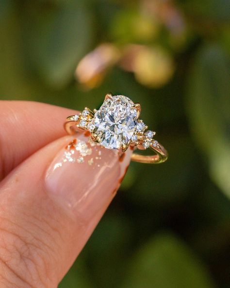 Engagement Ring Cluster, Pretty Engagement Rings, Oval Cut Moissanite Engagement Ring, Dream Wedding Ring, Oval Moissanite Ring, Cute Engagement Rings, Wedding Rings Oval, Ring Cluster, Future Engagement Rings