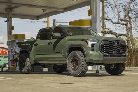 Toyota Tundra Off Road, Toyota Tundra 4x4, New Toyota Tundra, Tundra Wheels, 2023 Gmc Sierra, Toyota Tundra Lifted, Lifted Tundra, Toyota Tacoma 4x4, Toyota Tundra Trd Pro