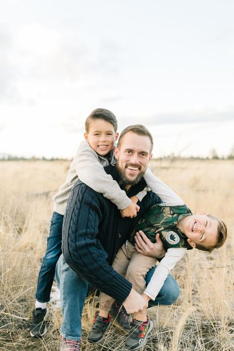 Father And Two Sons Picture Ideas, Fun Family Shoot Ideas, Father And 2 Sons Photography, Father And Son Fall Pictures, Father Son Picture Ideas, Family Of Five Pictures, Father Sons Photoshoot, Fun Fall Family Picture Ideas, Father Son Photoshoot Ideas