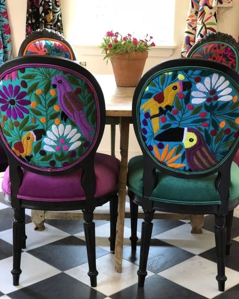 Boho Dining Chairs, Hiasan Dalaman Rumah, Reka Bentuk Dalaman, Boho Chair, Interior Design Per La Casa, Custom Chair, Painted Chairs, Funky Painted Furniture, Funky Furniture