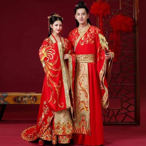 Brides from China traditionally wear a dress in red colours as the colour symbolizes love and prosperity in their culture. The traditional Chinese wedding dress in northern Chinese usually is a one-piece frock named Qipao, which is in red colour mainly and embroidered with elaborate gold and silver design. It has been witnessed that at many Chinese weddings, the bride wears more than one Chinese wedding dress. Couture, Hanfu Embroidery, Married Dress, Chinese Style Wedding Dress, Red Chinese Wedding Dress, Chinese Wedding Dress Traditional, Chinese Clothing Traditional, Chinese Bride, Traditional Hanfu