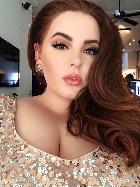 .. Plus Size Makeup, Tess Holiday, Tess Holliday, Wedding Makeup Tips, Modelos Plus Size, Holiday Makeup, Plus Size Beauty, Curvy Girl, Most Beautiful Women