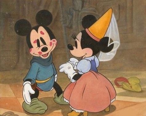 fifties daily on Instagram: “Mickey and Minnie 🥺The cutest💞” Old Disney, Whatsapp Wallpapers Hd, Animation Disney, Disney Fine Art, 디즈니 캐릭터, Mickey Mouse Art, Film Disney, Art Disney, Disney Favorites
