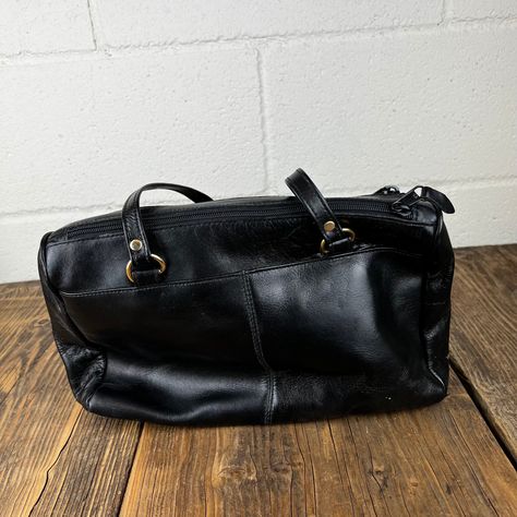 "Vintage black leather purse. Simple design, zipper top, and double strap. Soft leather, and lots of compartments inside.  Good condition, minor wear.  Brand: Bravura  Material: Leather Measurements: 7\" tall 12\" wide 5\" wide" Top Handle Bags, Preppy Handbags, Vintage Loafers, Future Homes, Cinch Bag, Velvet Pumps, Leather Brogues, Sack Bag, Black Leather Purse