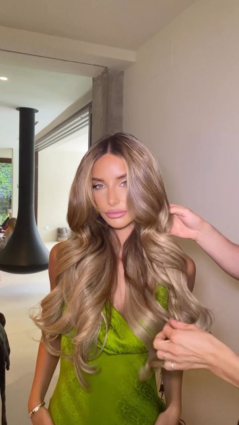 Introducing shade ‘ST TROPEZ BLONDE’☀️ A multitonal, sunkissed shade that seamlessly blends a dark golden base & ribbons of lighter… | Instagram St Tropez Blonde Hair, Sunkissed Hair Blonde, Sunkissed Blonde Hair, Dark Golden Blonde Hair, Beauty Works Hair Extensions, Cutest Hairstyles, Bday Hair, Sunkissed Hair, Dark Golden Blonde