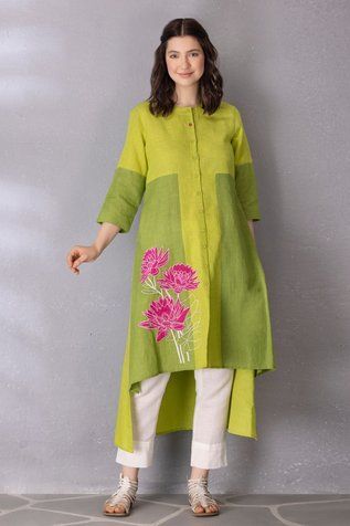 Tanu Malhotra Placed Lotus Applique Pattern Tunic With Pant | Green, Applique, Cotton Linen, Round, Three Quarter Patchwork, Tunics Designs Latest, Lotus Applique, Straight Kurti Designs, Embroidery Dress Boho, Tassels Fashion Clothing, Tunic With Pants, Lotus Pattern, Lace Dress Design