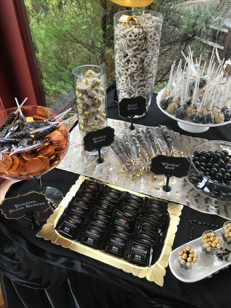 Black White And Gold Candy Table, Mens Dessert Table, Green Black And Gold Dessert Table, Black And Gold Party Treats Dessert Tables, Black And Gold Candy Bar, Black And Gold Candy Table Ideas, Black And Gold Food Table Decorations, Black Desert Table, Grad Party Black And Gold