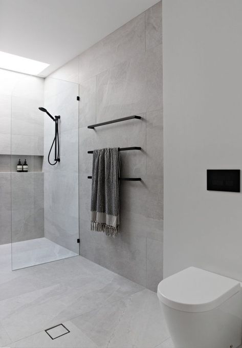 Bathroom Measurements, Minimalist Small Bathrooms, Makeover Kamar Mandi, Dekorere Bad, Bilik Air, Ideas Baños, Bad Inspiration, Bathroom Design Inspiration, Hus Inspiration