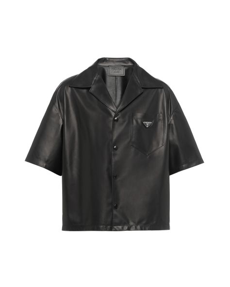 Regular fit Front button closure Classic lapel Short sleeves Patch pockets Enameled metal triangle logo Unlined Leather Shirt Men, Black Shirt Outfit Men, Prada Clothes, Grown Style, Mens Silk Shirt, Prada Shirt, Black Casual Shirt, Mens Casual Outfits Summer, Black Short Sleeve Shirt