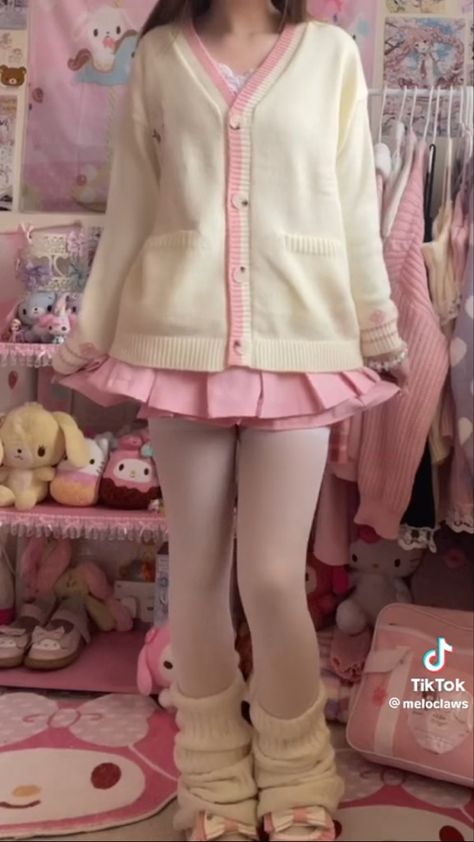 Quiet Luxury Aesthetic, Cute Kawaii Outfits, Sanrio Outfits, Kawaii Outfit Ideas, Kawaii Outfit, Financial Investment, Alt Clothes, Luxury Look, Pastel Outfit