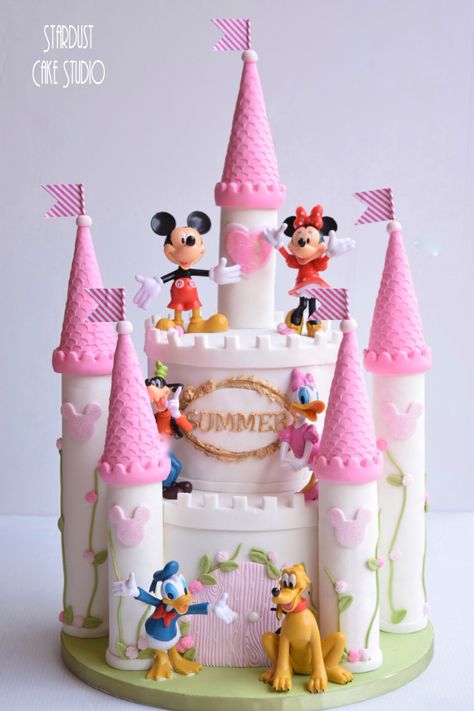 Cake Designs Mickey Mouse, Disney Castle Cake Ideas, Disneyland Cake Ideas, Mickey Clubhouse Cake, Disneyland Cake Birthdays, Disneyland Birthday Cake, Disneyland Cake, Minnie Mouse Cake Design, Mickey Mouse Clubhouse Birthday Cake