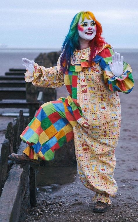 Clown Outfit Pattern, Cool Clown Costume, Clown Suit Pattern, Clown Costume Cute, Crazy Clown Costume, Clown Costume Outfit, Clown Inspired Outfit, Cute Clown Outfit, Clown Fit