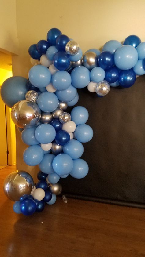 Shade of blue and silver for a birthday party #balloons #blue #garland Blue Birthday Balloons Decorations, Silver And Blue Theme Party, 30 Shades Of Blue Birthday Party, Blue 60th Birthday Party Ideas, Different Shades Of Blue Party Decor, Blue And Silver Sweet 16 Decorations, Shades Of Blue Sweet 16, Blue 50th Birthday Ideas, 50 Shades Of Blue Party Ideas