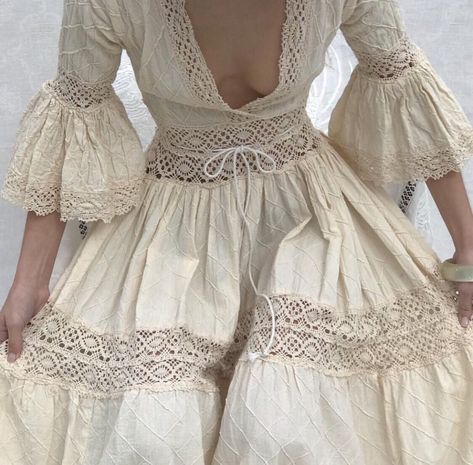 Elizabeth Swann, Fashion White, About Fashion, Fashion Dress, We Heart It, Lost