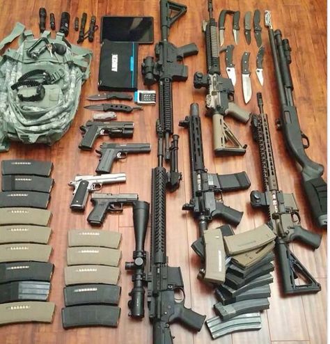 let's roll!! ready set let's ride!! Zombie Apocalypse, Zombie Apocalypse Survival, Zombie Apocalypse Gear, Zombie Survival Kit, Zombie Apocolypse, Tactical Gear Loadout, Tactical Equipment, Zombie Survival, Military Gear