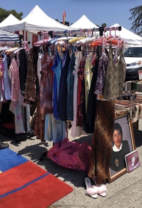 Tumblr, Flea Market Aesthetic, Thrift Aesthetic, Summer Moodboard, Vintage Thrift Stores, Market Booth, Thrift Store Outfits, Butterfly Girl, Vendor Booth