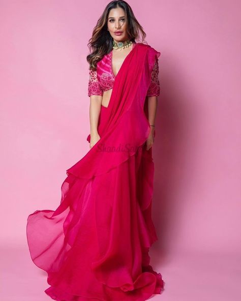 Organza Ruffle Saree, Designer Ready To Wear Saree, Sabyasachi Blouse, Pink Designer Saree, Red Saree Wedding, Saree Bridesmaid, Pink Organza Saree, Ruffled Saree, Indian Wedding Sari