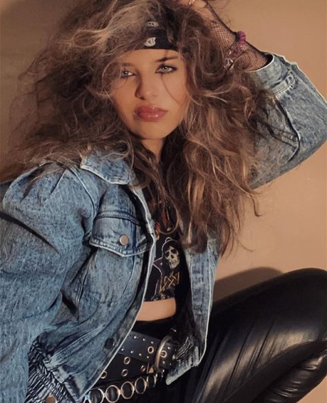 80’s Rock Makeup, 80s Rocker Girl, Rockstar Costume Women, Rock Outfits For Women 80s, 80s Rocker Makeup, 80s Rock Outfit, Glam Rock Hair, Rocker Makeup, 80s Rock Hair