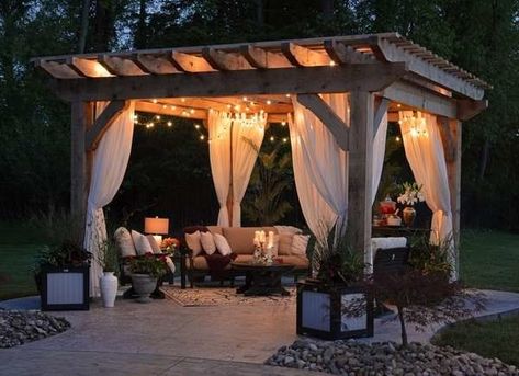 Terrasse Med Tak, Outdoor Living Space Patio, Pergola Modern, Design Per Patio, Unique Patios, Cedar Pergola, Pergola Curtains, Building A Pergola, Modern Pergola