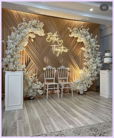 Elegant Wedding Backdrop Receptions, Indoor Engagement Decorations, Dekor Engagement Simple, Wedding Stage Decorations Simple, Elegant Backdrop Ideas, Wedding Stage Design Simple, Engagement Themes Decor, Decor Tunangan, Floral Stage Decor