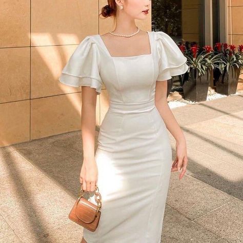 Outfits For Graduation Party, Sunday Dress Outfit Classy, Modest Party Dresses, White Modest Dress, Modest Graduation Dress, Elegant Dresses Classy Chic, Sunday Dress Outfit, Graduation Attire, Graduation Outfits