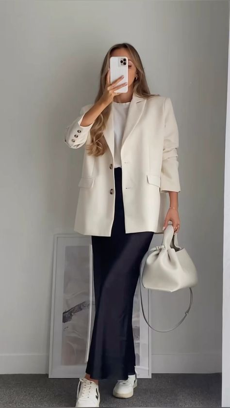 Classy Minimalist Outfits, Blazer With Skirt, Long Skirt Looks, Graduation Wallpaper, Satin Skirt Outfit, Collage Outfits, Eid Outfits, Uni Outfits, Evening Dresses With Sleeves