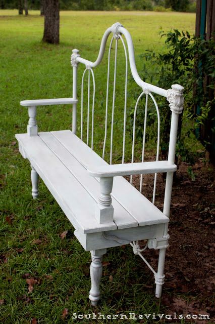 DIY Repurposed Metal Headboard Bench - Southern Revivals Repurposed Metal Headboard, Metal Headboard Bench, Repurposed Metal, Repurposed Headboard, Headboard Benches, Headboard Bench, Corner Bench, Metal Headboard, Recycled Furniture