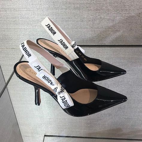 Add to basket?✨#jadore #dior Dior Heels Slingback, Dior Slingback Outfit, Dior Slingback Heels, Designer Staples, Dior Slingbacks, Dior Slingback, Stile Blair Waldorf, Dior Boutique, Cristian Dior