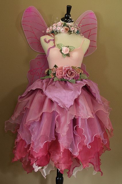 faerie costume for festival | The Rose Faerie Queene Costume | Flickr - Photo Sharing! Nana Costume, Fairy Queen Costume, Garden Fairy Costume, Adult Fairy Costume, Fairy Halloween, Costume Carnaval, Flower Costume, Fairy Dresses, Fairy Clothes