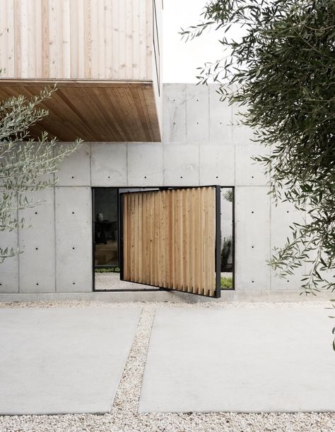 Gallery of Concrete Box House / Robertson Design - 20 Tadao Ando, Wooden Louvers, Tadao Ando Architecture, Fasad Design, Public Bathroom, Beton Design, Concrete Houses, Concrete Architecture, Box Houses