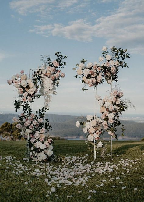 Wood Wedding Arches, Balloon Arch Frame, Wooden Wedding Arches, White Wedding Arch, Metal Wedding Arch, Arch Ideas, Reception Backdrop, Pink And White Weddings, Wedding Arch Rustic