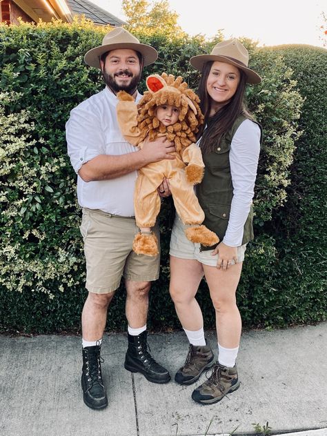 Lion and Safari Guides Jungle Family Costume, Zoo Theme Halloween Costumes, Baby Safari Costume, Zoo Keeper Halloween Costume, Safari Theme Dress Up, Lion Costume Family, Safari Hunter Costume, Safari Family Halloween Costumes, Dino Family Costume