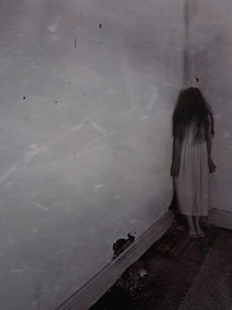 Scarry Photo Aesthetic, Japanese Horror Aesthetic, Possessed Aesthetic, Images Terrifiantes, Creepy Photography, Scary Photos, Horror Photography, Creepy Vintage, Creepy Photos