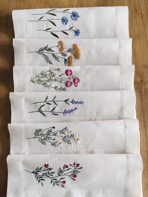 Embroidery Kitchen Towels, Embroidery Floss Crafts, Romantic Embroidery, Embroidery Napkins, Embroidery Kitchen, Simple Hand Embroidery Patterns, Diy Broderie, Diy Embroidery Designs, Embroidered Handkerchief