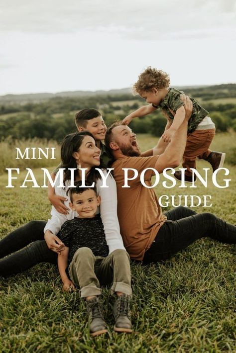 Pose Family Pictures, Family Of 4 Picture Poses Bridge, Model Family Photoshoot, Outdoor Family Poses Picture Ideas, Fun Family Poses Photography, Family Foto Ideas, How To Pose In Family Photos, Posing Guide For Photographers, Best Family Poses For Pictures