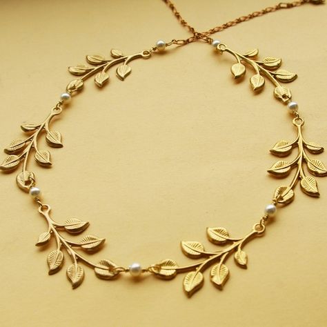 The Necklace Loose Bracelet, Necklace Design Ideas, Gold Necklace Design, Latest Necklace Design, Women Gold Necklace, Bridesmaids Necklace, Pearl Ornaments, Leaves Necklace, Gold Leaf Necklace