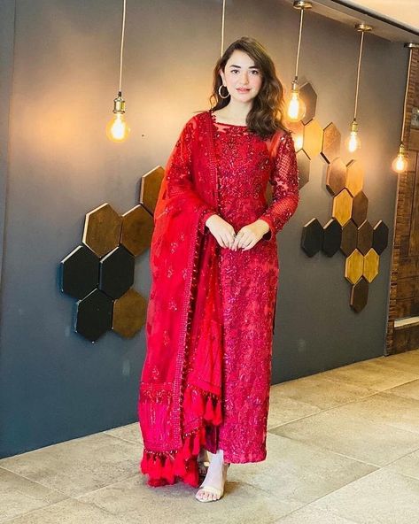 Laam on Instagram: “@yumnazaidiofficial looks regal in this glorious red ensemble, heavily embellished with delicate intricacies all over; making it a perfect…” Red Pakistani Dress, Net Dresses Pakistani, Pakistani Bridal Dresses Online, Red Dress Design, डिजाइनर कपड़े, Yumna Zaidi, Frock Fashion, Pakistani Actresses, Pakistani Dresses Casual
