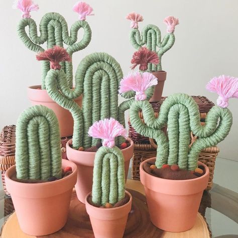 ForgetBknot Macrame on Instagram: “Macrame cacti in pots with pompom pebbles and felt soil. . Thanks @craftsncrap for the idea! Ell and I were discussing my plant…” Macrame Cactus, Simpul Makrame, Pola Macrame, Wire Knitting, Boho Crafts Diy, Gelang Manik-manik, My Plant, Macrame Wall Hanging Diy, Mini Macrame