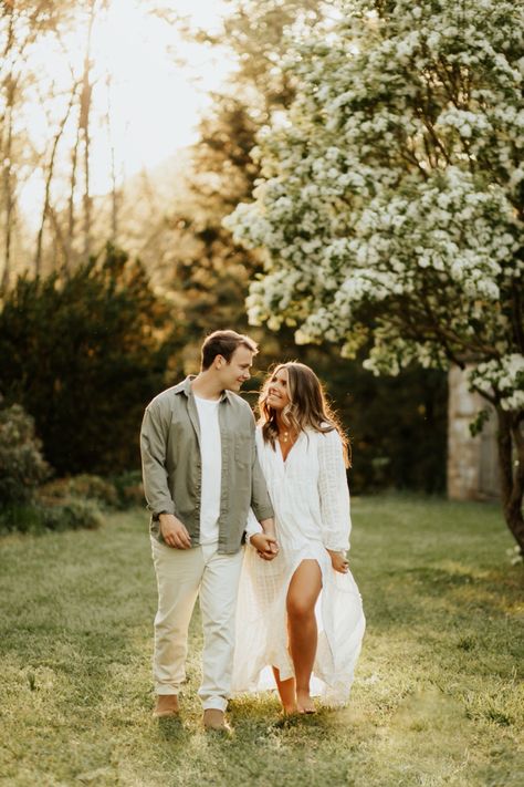 Matching Outfit Engagement Photos, Engagement Photo Field Ideas, Green Engagement Photos Outfits, Sage Engagement Pictures, Casual Dress Engagement Photos, Engagement Photos Outdoors Spring, Neutral Color Engagement Outfits, Engagement Photos Sage Green, Neutral Couples Photoshoot